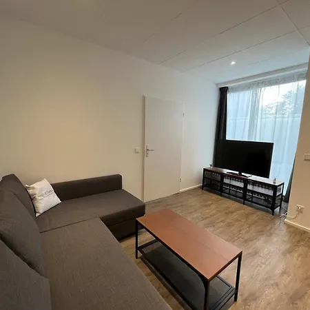 Homesnrw - Zentral , Parkplatz , Familien * Bergisch Gladbach