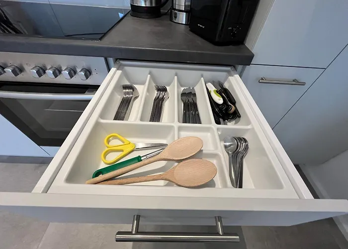 Homesnrw - Zentral , Parkplatz , Familien Appartement *