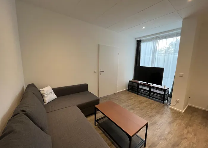 Homesnrw - Zentral , Parkplatz , Familien * Bergisch Gladbach